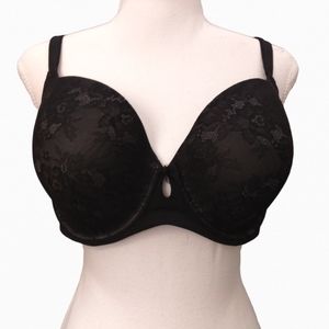 Torrid 'sexy tshirt bra' underwire size 38D. Lightly padded black lace
